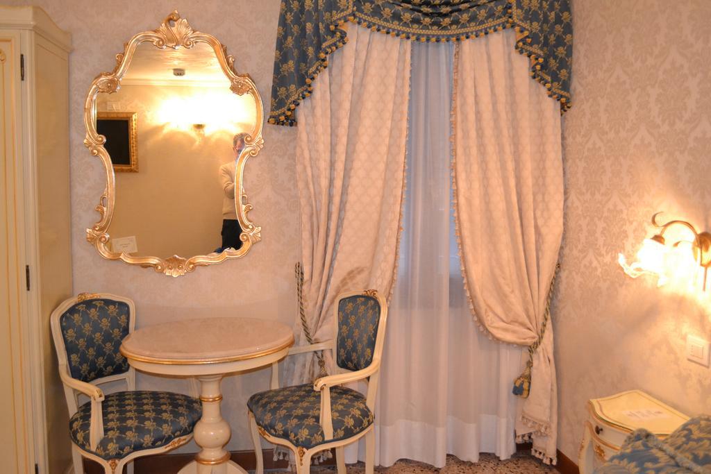 Guest House La Chicca Венеция Экстерьер фото